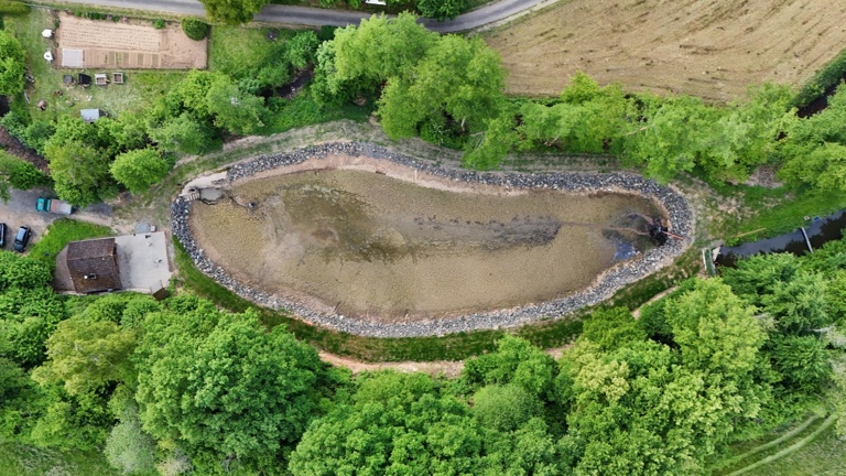 Instandsetzungsarbeiten am Weihergelände des SFC Orleshausen