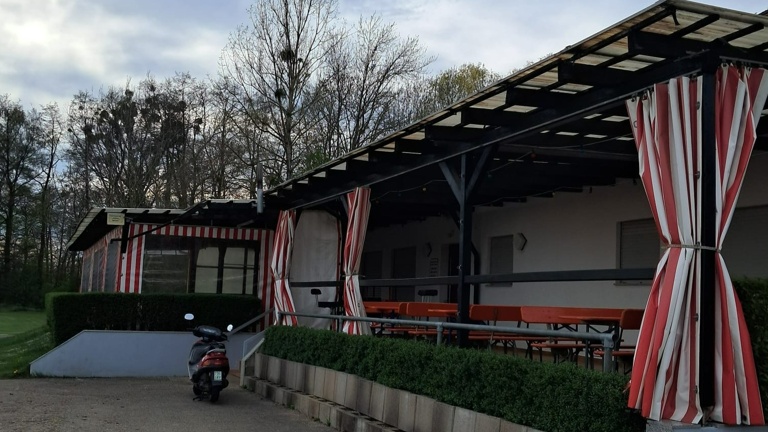 Erneuerung der Terrassenüberdachung des SV  Sportheims