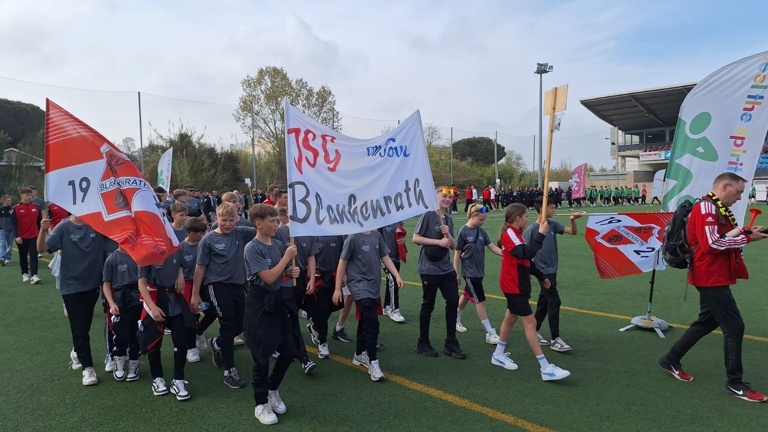 Teilnahme an einem Jugendfußballturnier in Spanien