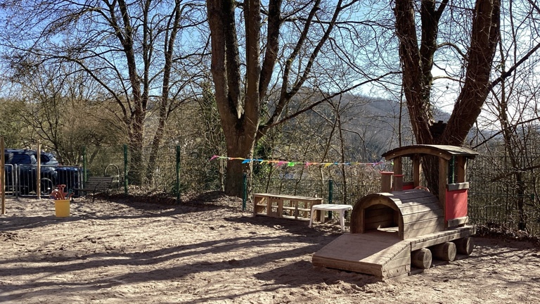 Neue Spielgeräte für den Außenbereich der Kita