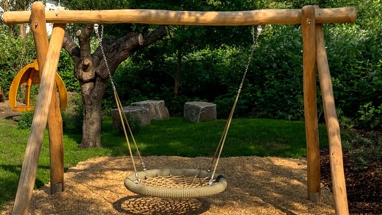 Anschaffung einer Vogelnestschaukel für den Natur- und Erlebnispark