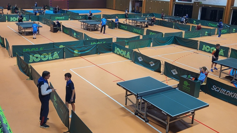 Neue Tischtennistische für den SV 1896 Mörlenbach