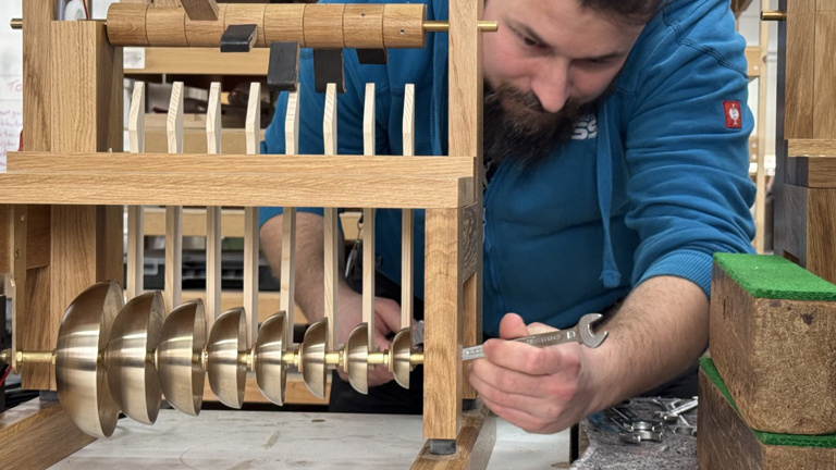 Neuer Zimbelstern für die Orgel