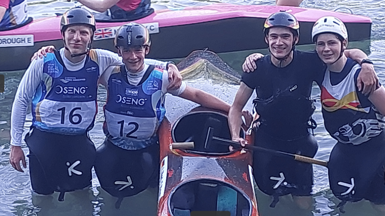 Wildwasserkayaks für Sport-Jugend des Kanu-Club München