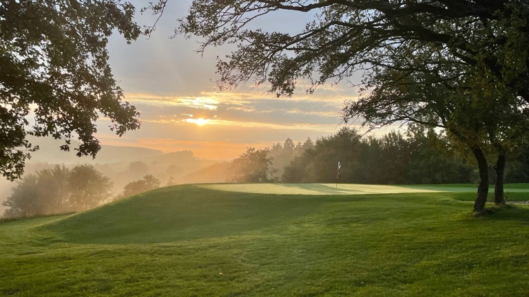 Volksbank: Mähroboter statt Dieselmäher