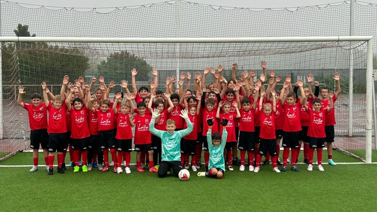 Anschaffung von kippsicheren Jugendtoren