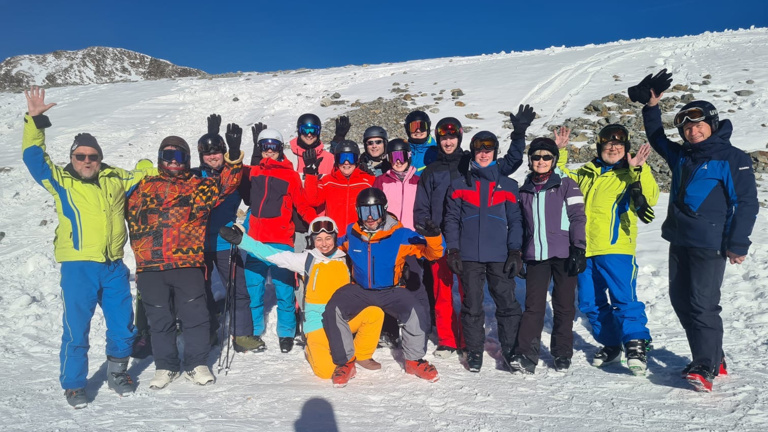 Neue Skianzüge für den SCW