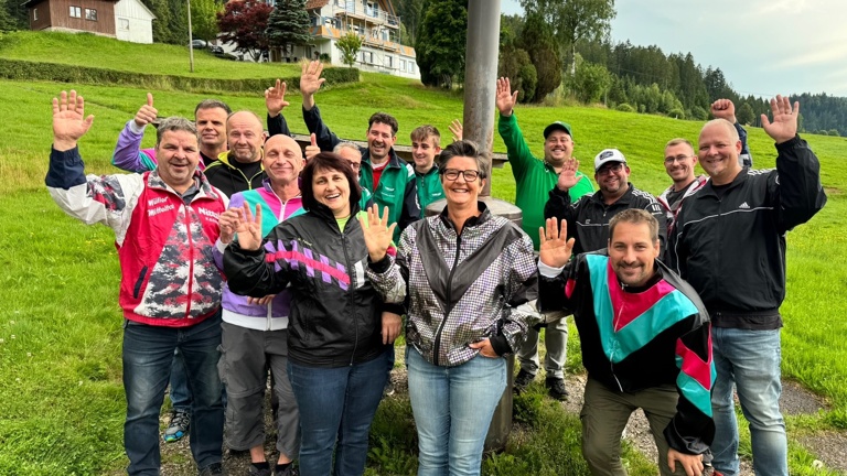Trainingsanzüge &amp;amp; Trikots – Tischtennis Mitteltal-Obertal