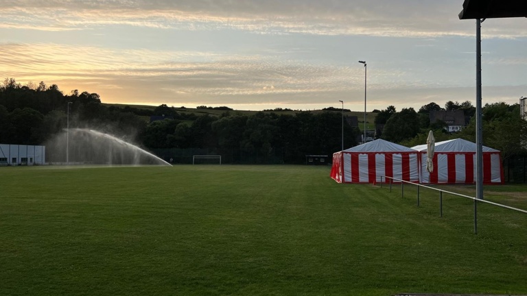 Bewässerungspumpe für den Naturrasenplatz