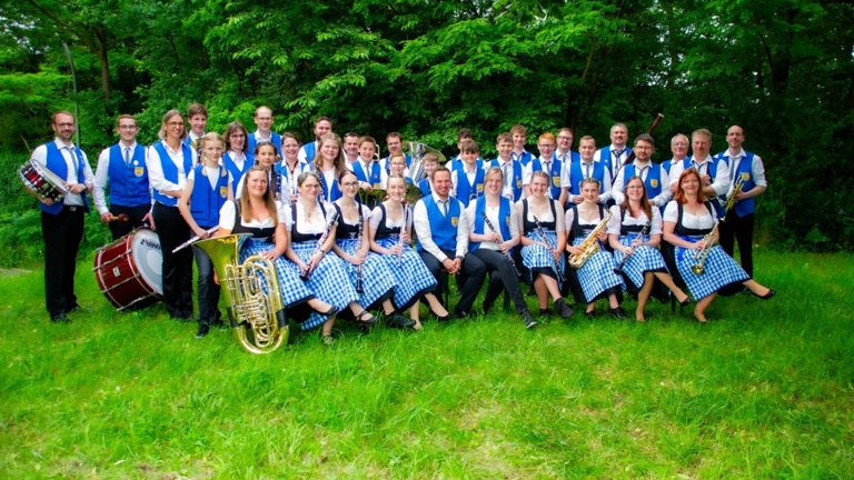 Neue Uniformen für die Blaskapelle Mürsbach