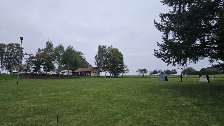 Rasenmährroboter &amp;amp; Rasengeneration Hundesportverein Aalen Fachsenfeld