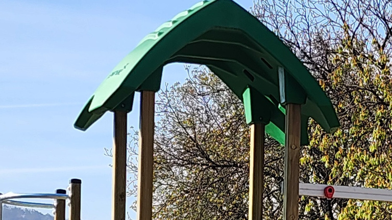 neues Klettergerüst für Schülerhort und Kindergarten