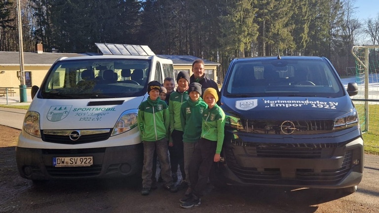 Neuer Empor-Sportbus