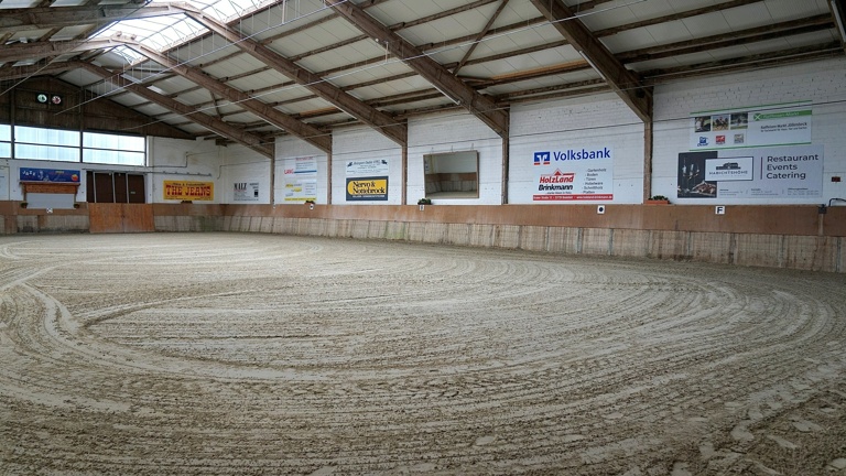 Sanierung des Reithallenbodens