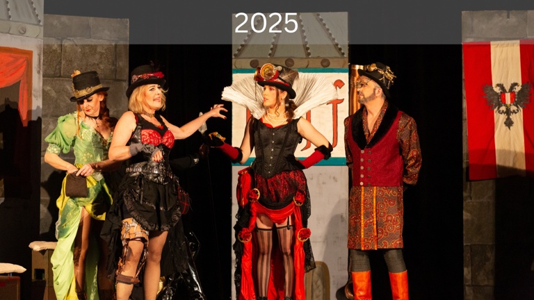 Bühnenbild für unser neues Theaterstück und Brandschutz-Ausstattung