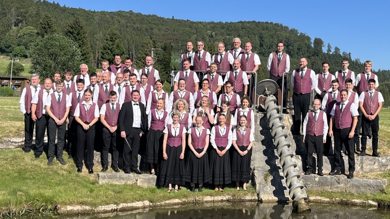 Beschaffung neuer Uniformen für den Musikverein Ringingen e. V.