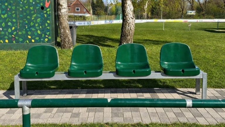 Ein Platz für alle - Sitzgelegenheiten für unser Sportgelände