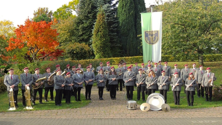 Neue Uniformen für den Musikverein Albaum e.V.