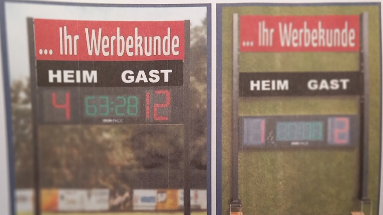 Stadtwerke: LED-Anzeige auf der Sportanlage
