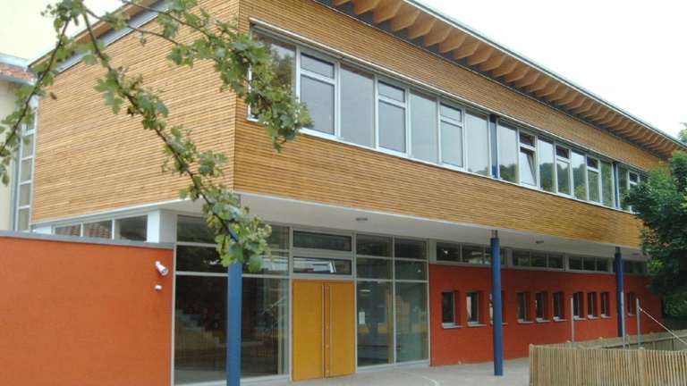Umgestaltung Schulgarten in ein &amp;quot;grünes Klassenzimmer&amp;quot;