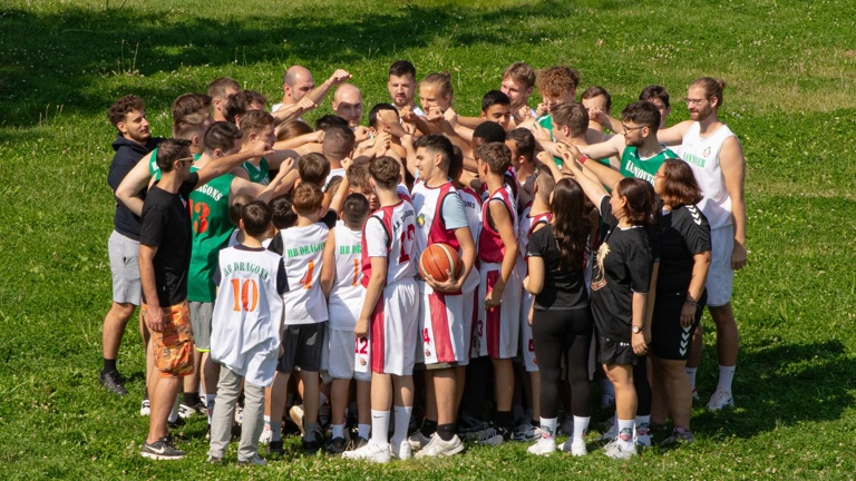 Neue Trikots für die Teams der HB Dragons