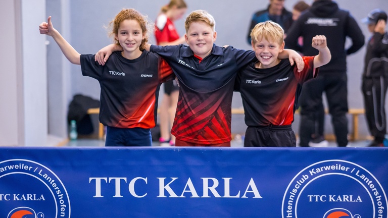 Ein Verein - viele Teams: Neue Trikots für den TTC Karla