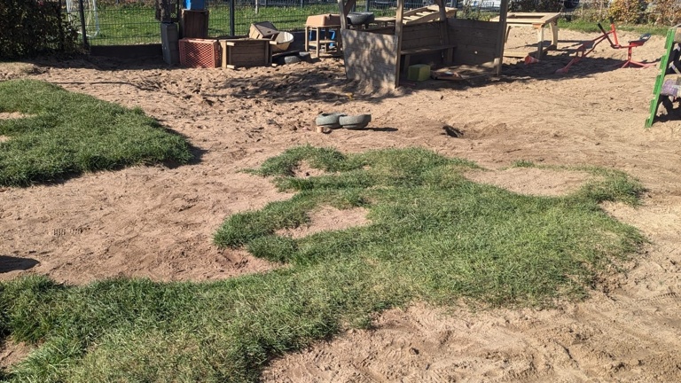 Die Krater müssen weg, ein neuer Garten für unsere Kinder.